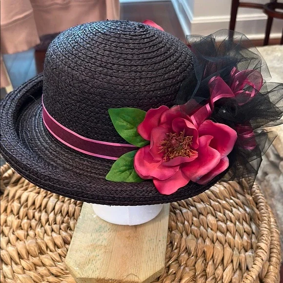 Elegant Black Straw Hat with Pink Ribbon and Floral Detail Perfect for Derby - Picture 5 of 10